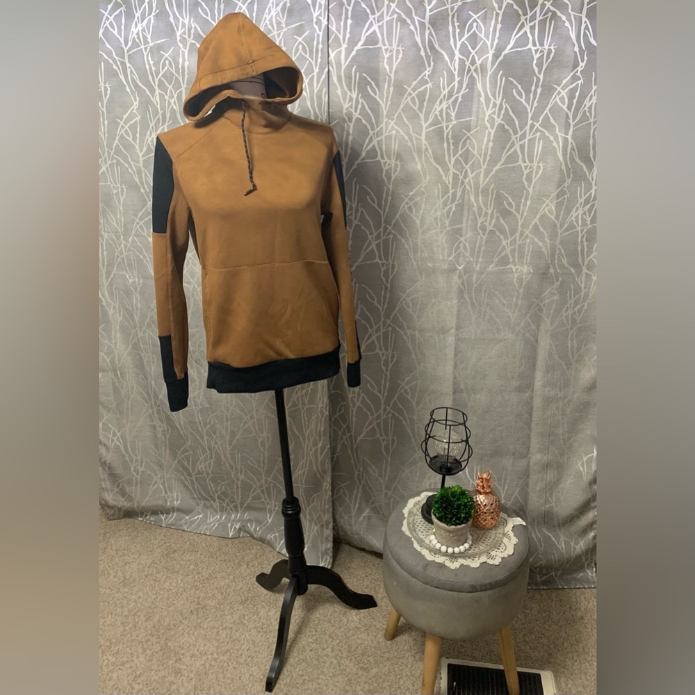 Brand: American Eagle Outfitters. Size: Extra small. Color:Brown and Black